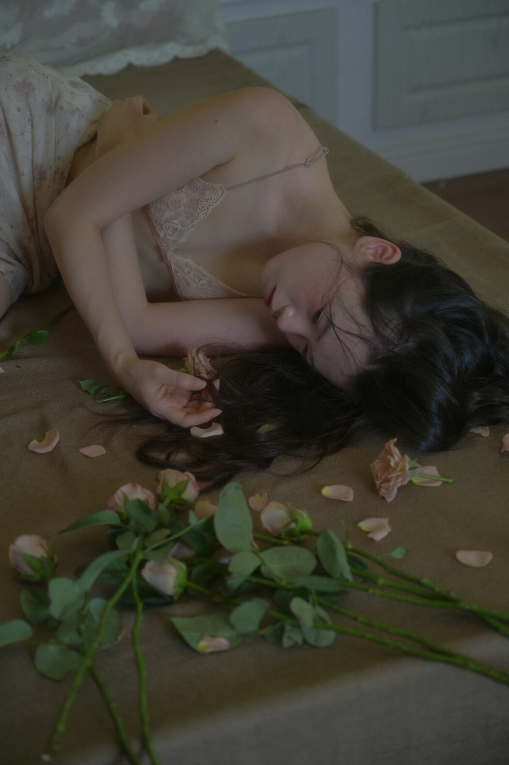 YiTuYu艺图语 Vol.9304 Cai Jing Fan (34P)