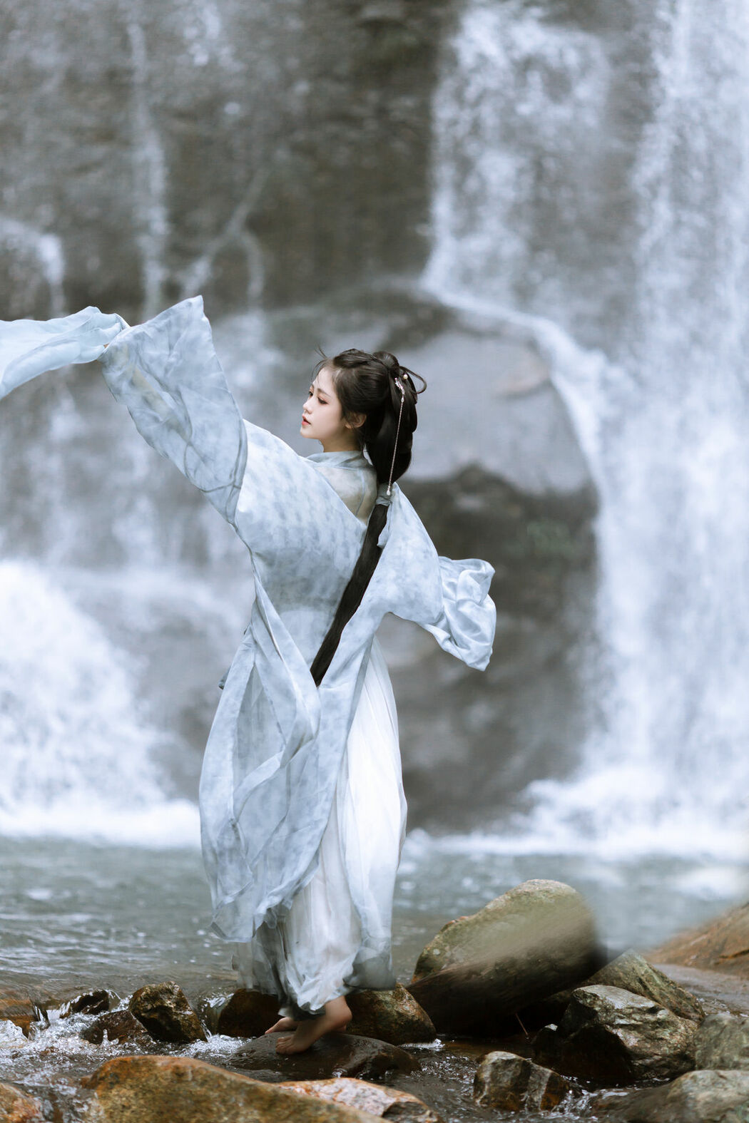 YiTuYu艺图语 Vol.9331 Qi Qi Ry (21P)