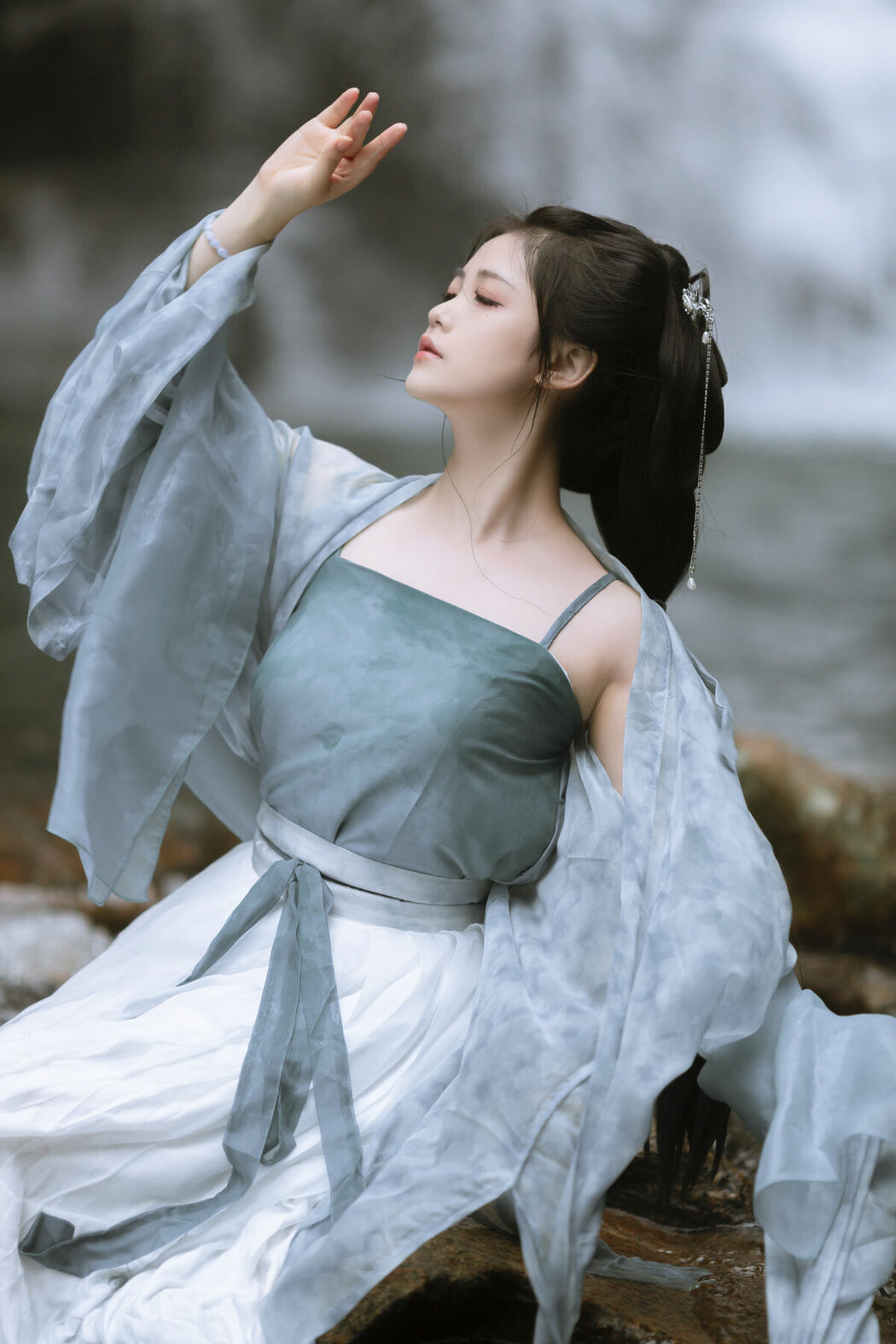 YiTuYu艺图语 Vol.9331 Qi Qi Ry (21P)