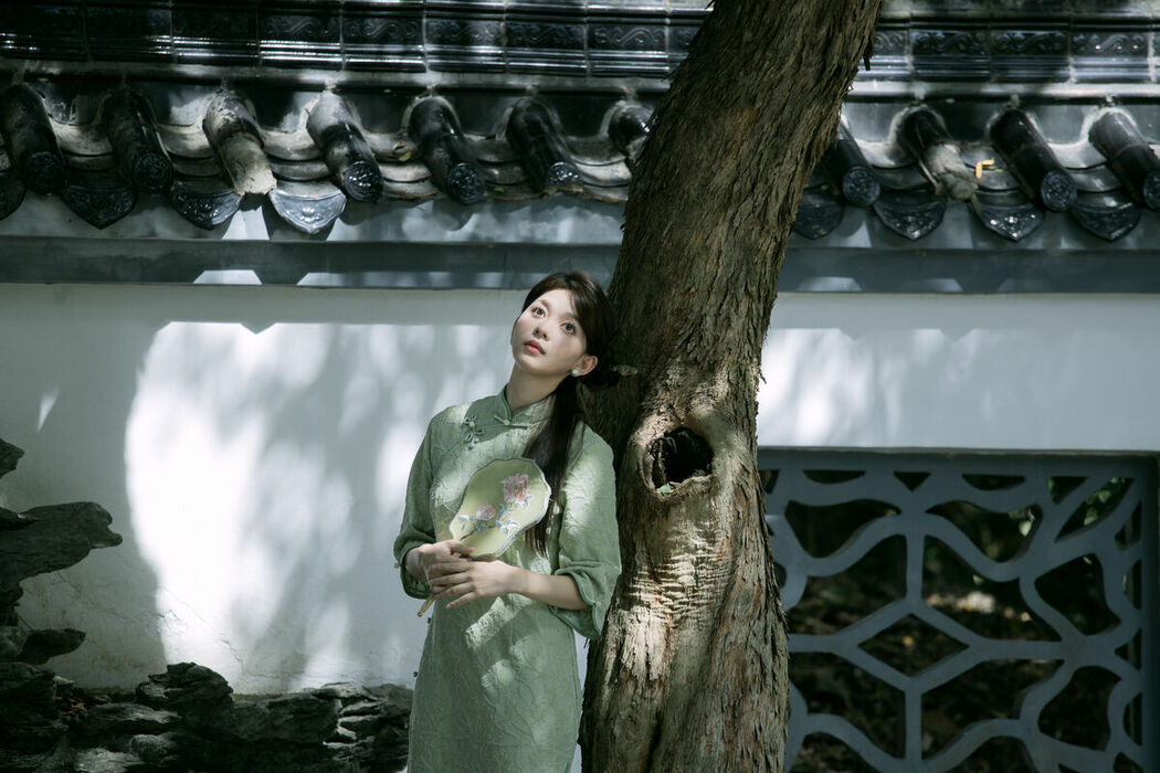 YiTuYu艺图语 Vol.9352 Qu Qi (25P)