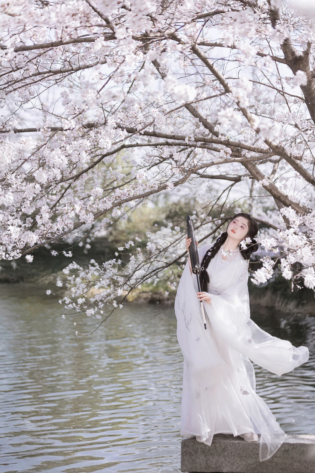 YiTuYu艺图语 Vol.9328 Bi Qi Bao Zui Piao Liang De Nu Ren (31P)