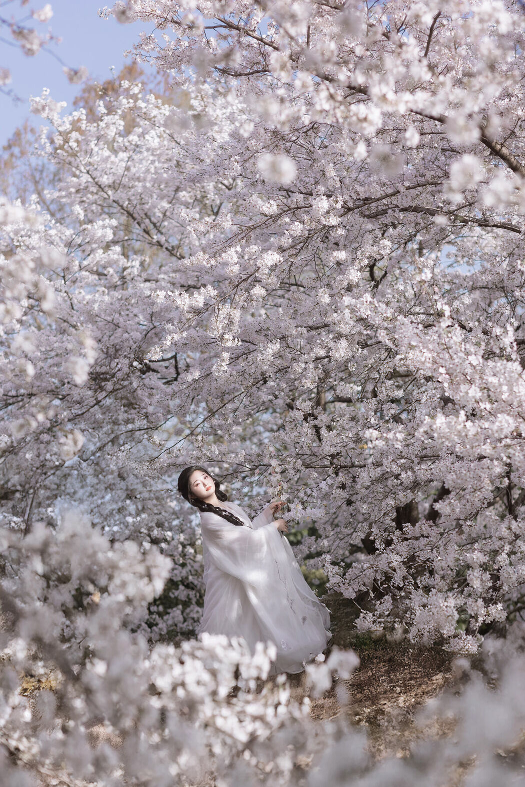 YiTuYu艺图语 Vol.9328 Bi Qi Bao Zui Piao Liang De Nu Ren (31P)