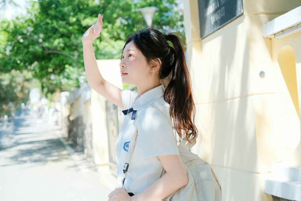 YiTuYu艺图语 Vol.9333 Ai Pai Ce Lian De Xiao Xiang (20P)