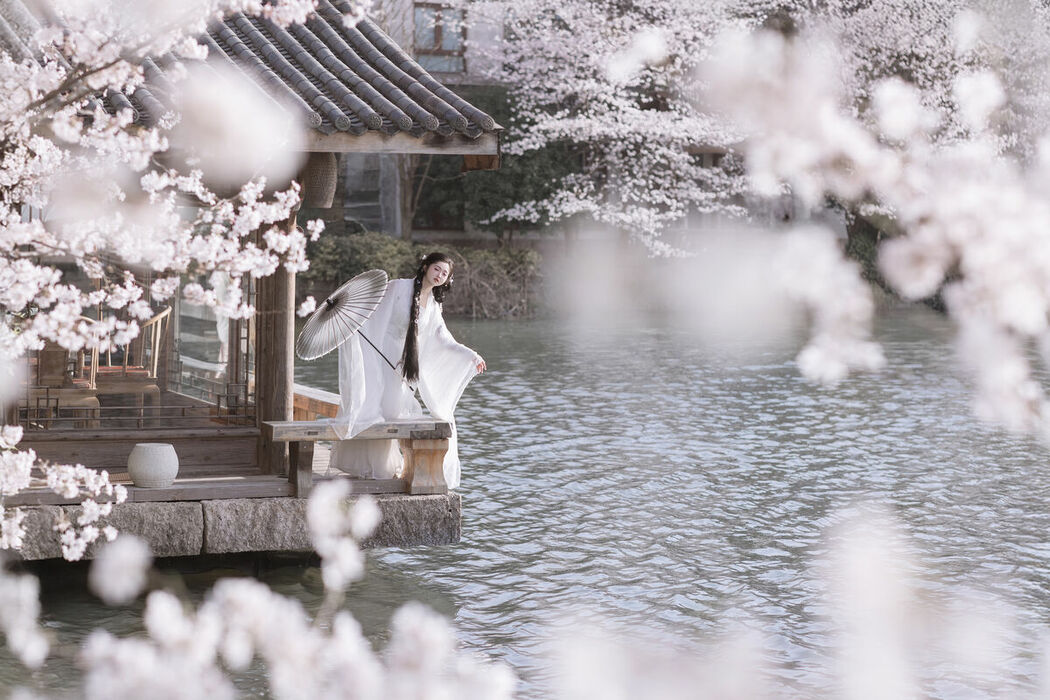 YiTuYu艺图语 Vol.9328 Bi Qi Bao Zui Piao Liang De Nu Ren (31P)