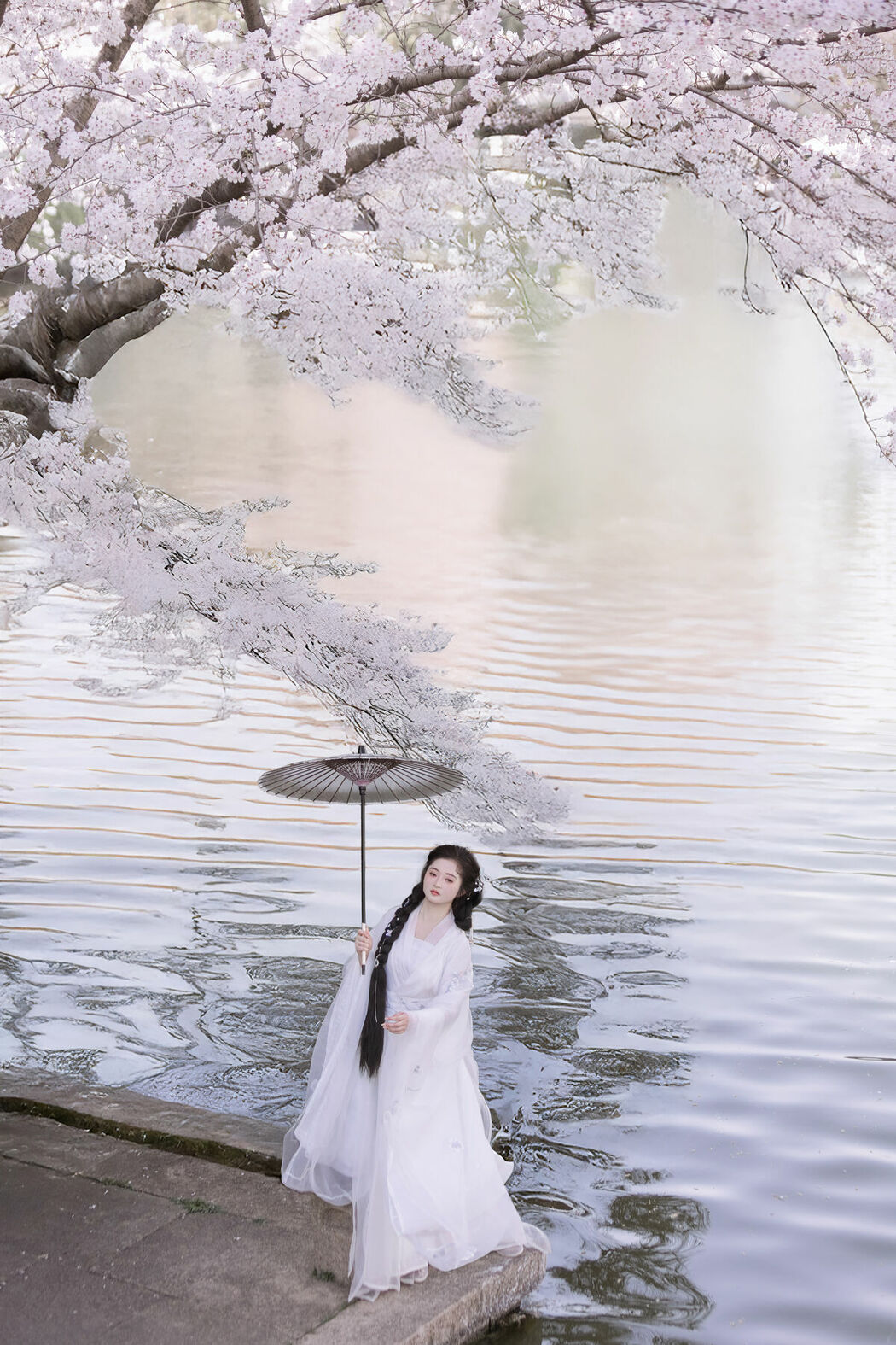 YiTuYu艺图语 Vol.9328 Bi Qi Bao Zui Piao Liang De Nu Ren (31P)