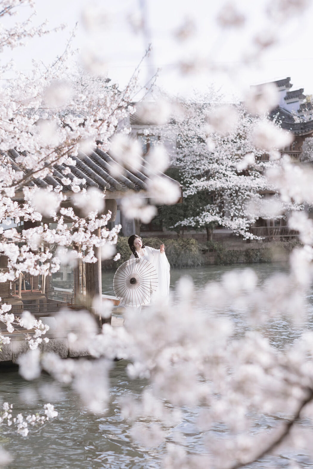 YiTuYu艺图语 Vol.9328 Bi Qi Bao Zui Piao Liang De Nu Ren (31P)