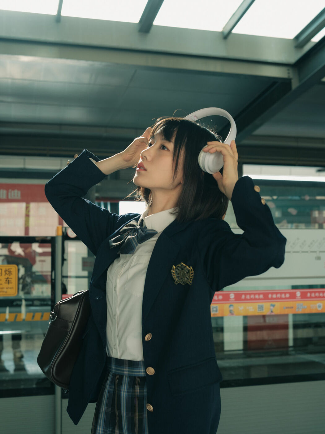 YiTuYu艺图语 Vol.9363 Qi Qi (44P)