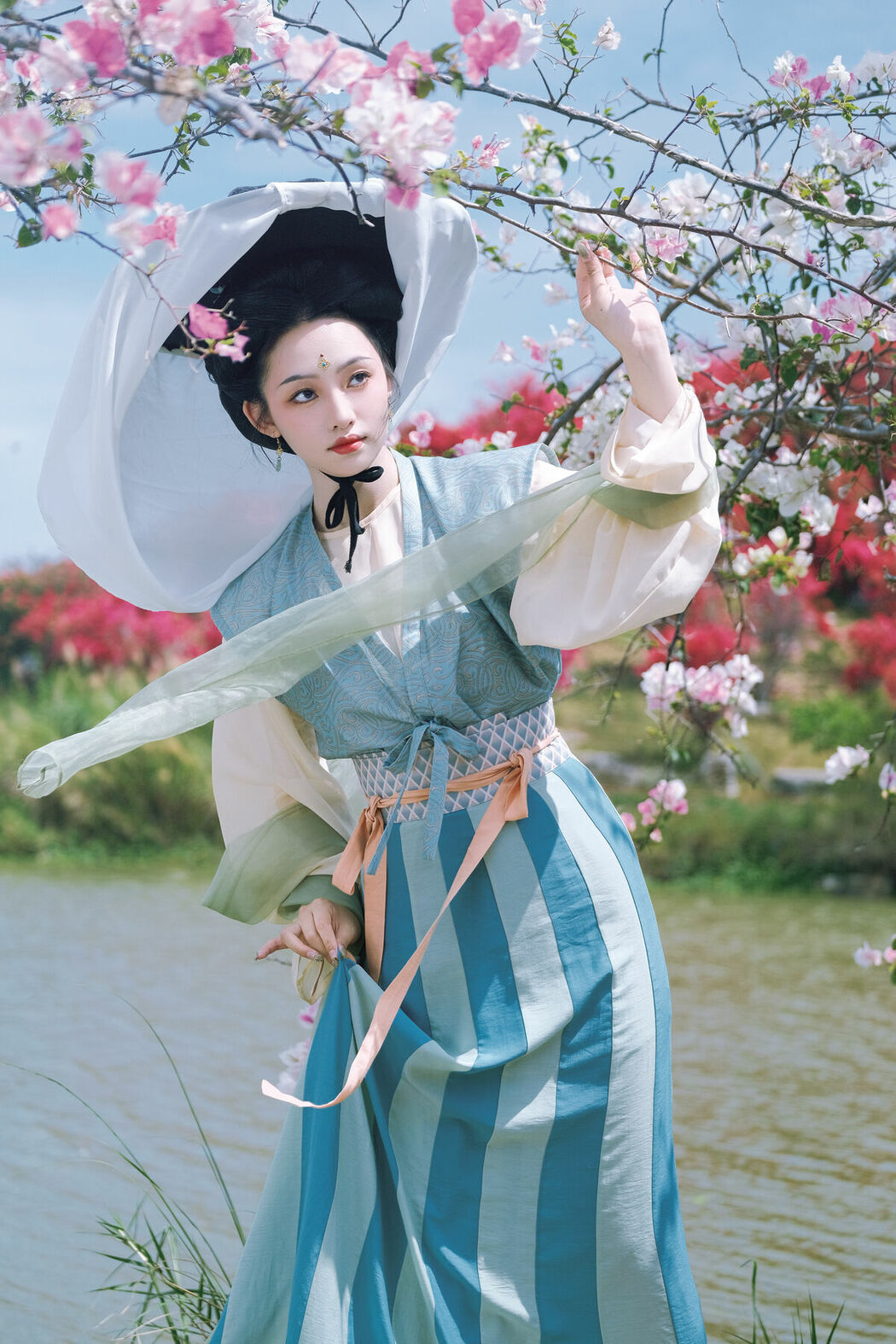 YiTuYu艺图语 Vol.9341 Xiao Lin (17P)