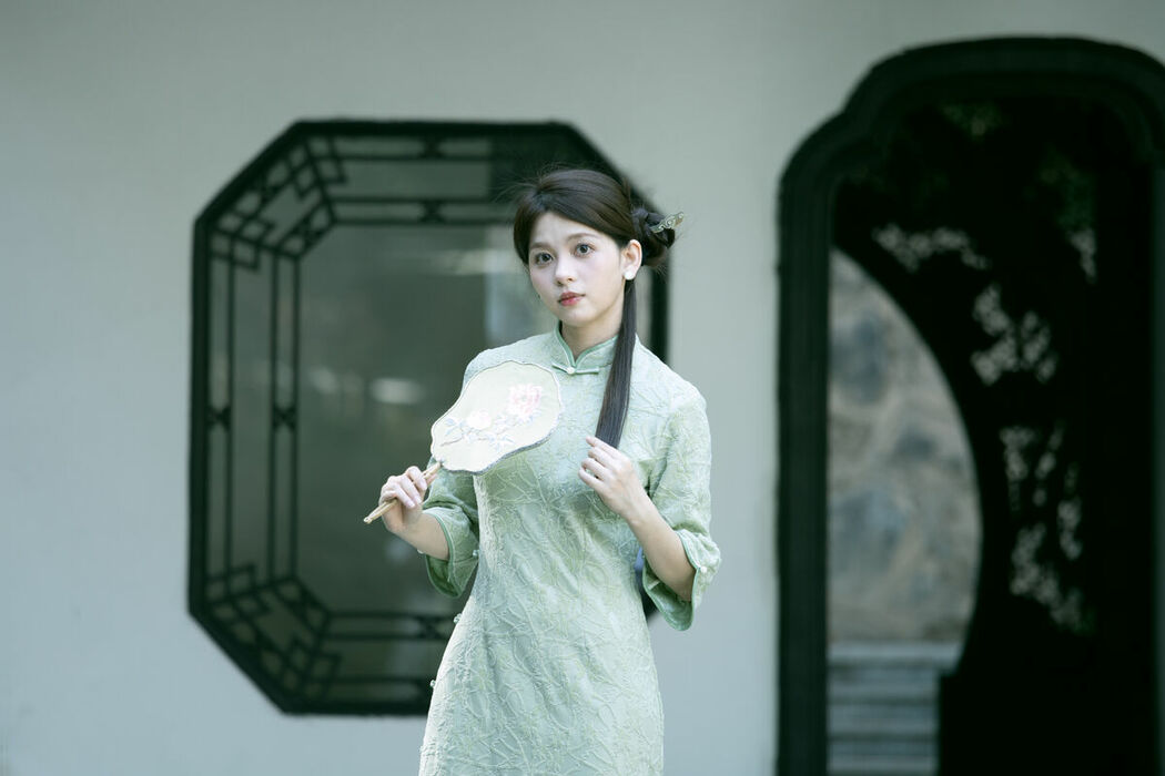 YiTuYu艺图语 Vol.9352 Qu Qi (25P)