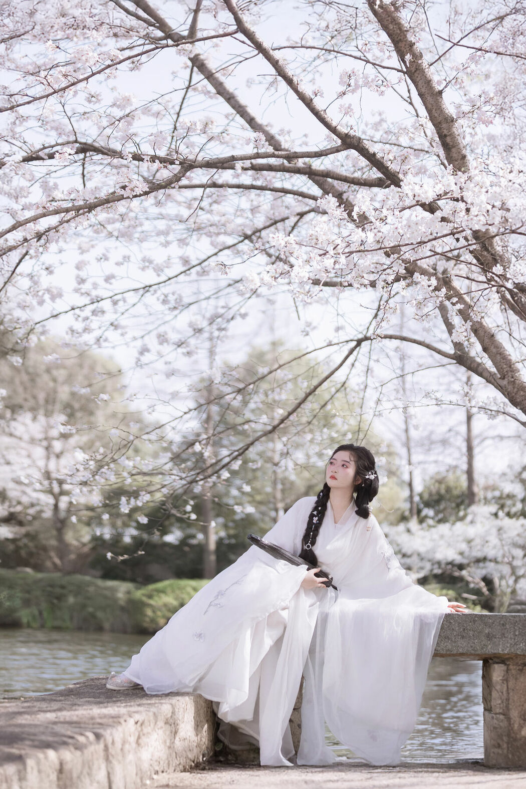 YiTuYu艺图语 Vol.9328 Bi Qi Bao Zui Piao Liang De Nu Ren (31P)