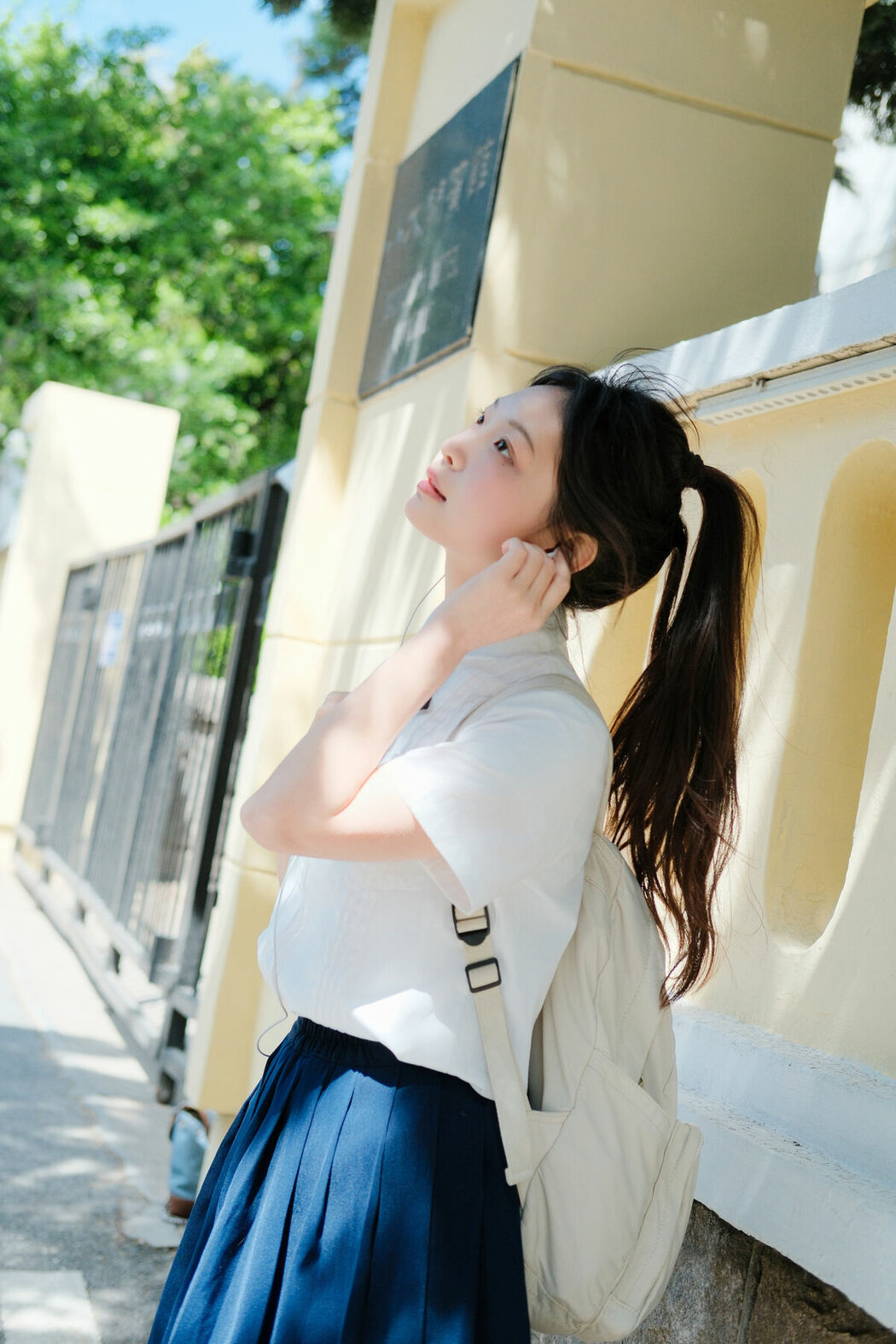 YiTuYu艺图语 Vol.9333 Ai Pai Ce Lian De Xiao Xiang (20P)