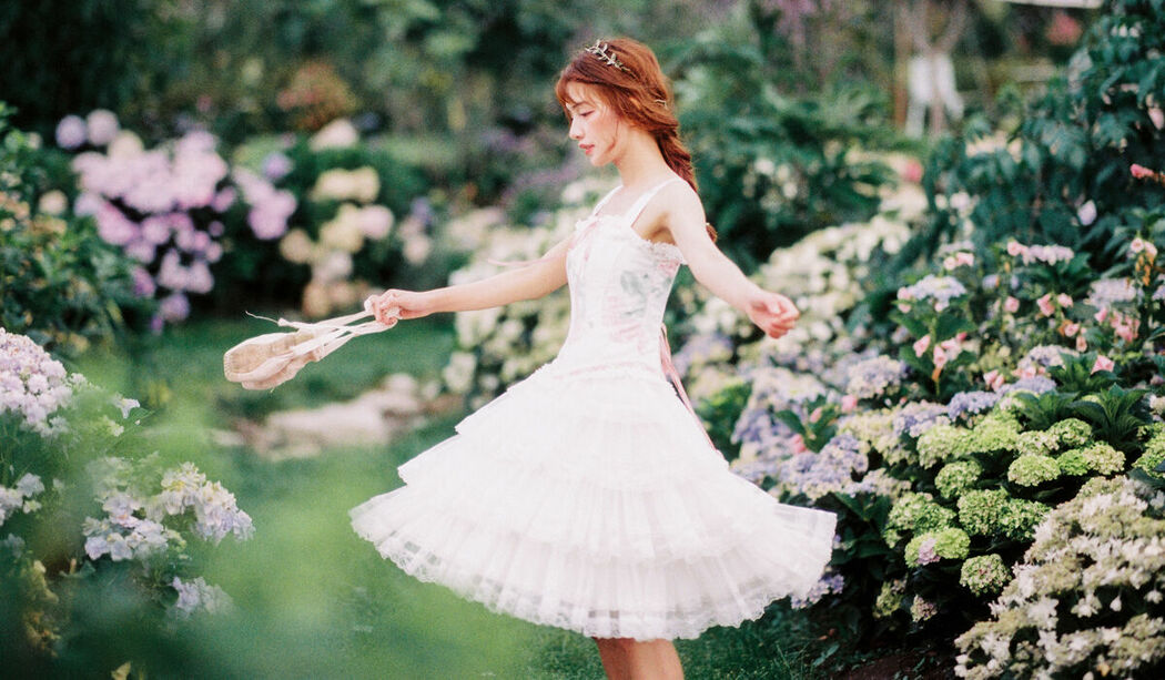 YiTuYu艺图语 Vol.9325 Sheng Chang Yu Si (14P)