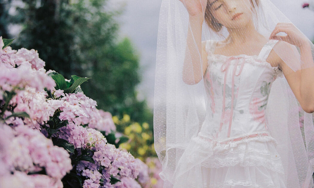 YiTuYu艺图语 Vol.9325 Sheng Chang Yu Si (14P)