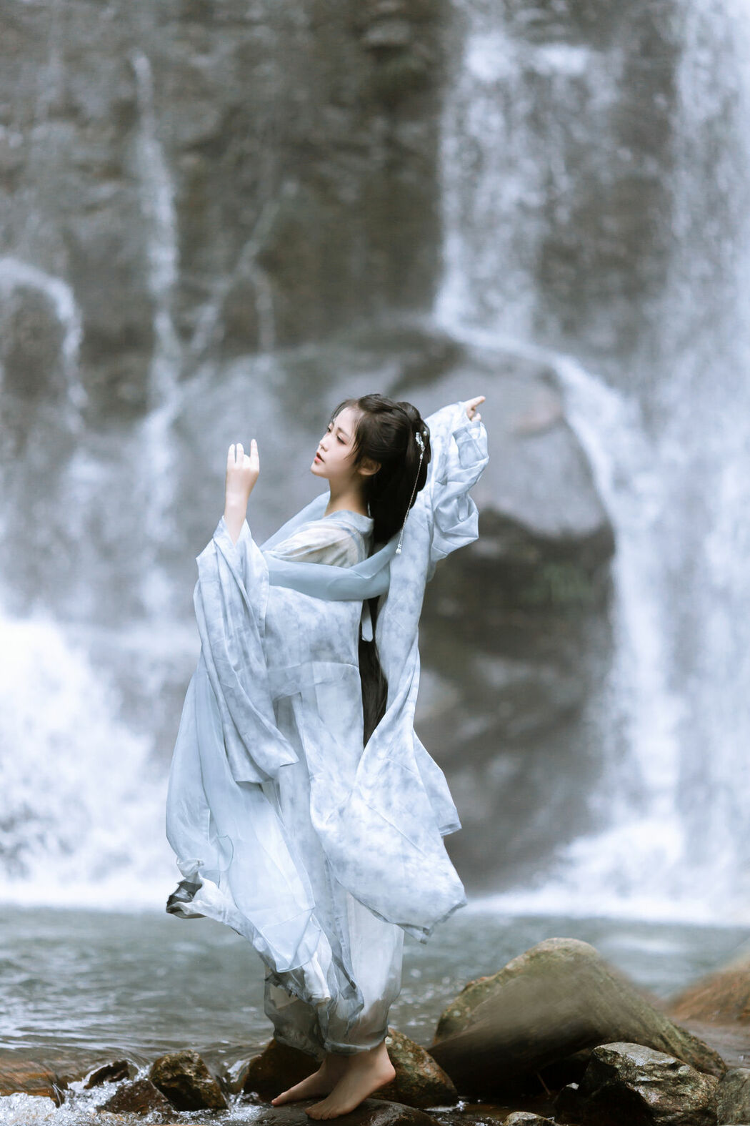 YiTuYu艺图语 Vol.9331 Qi Qi Ry (21P)