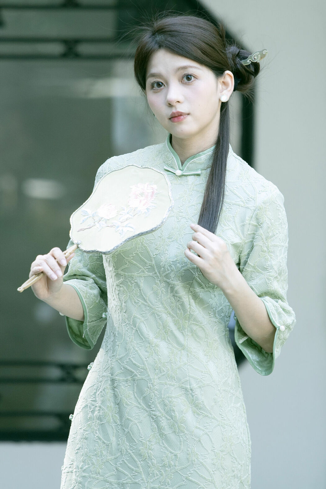 YiTuYu艺图语 Vol.9352 Qu Qi (25P) Cover Photo