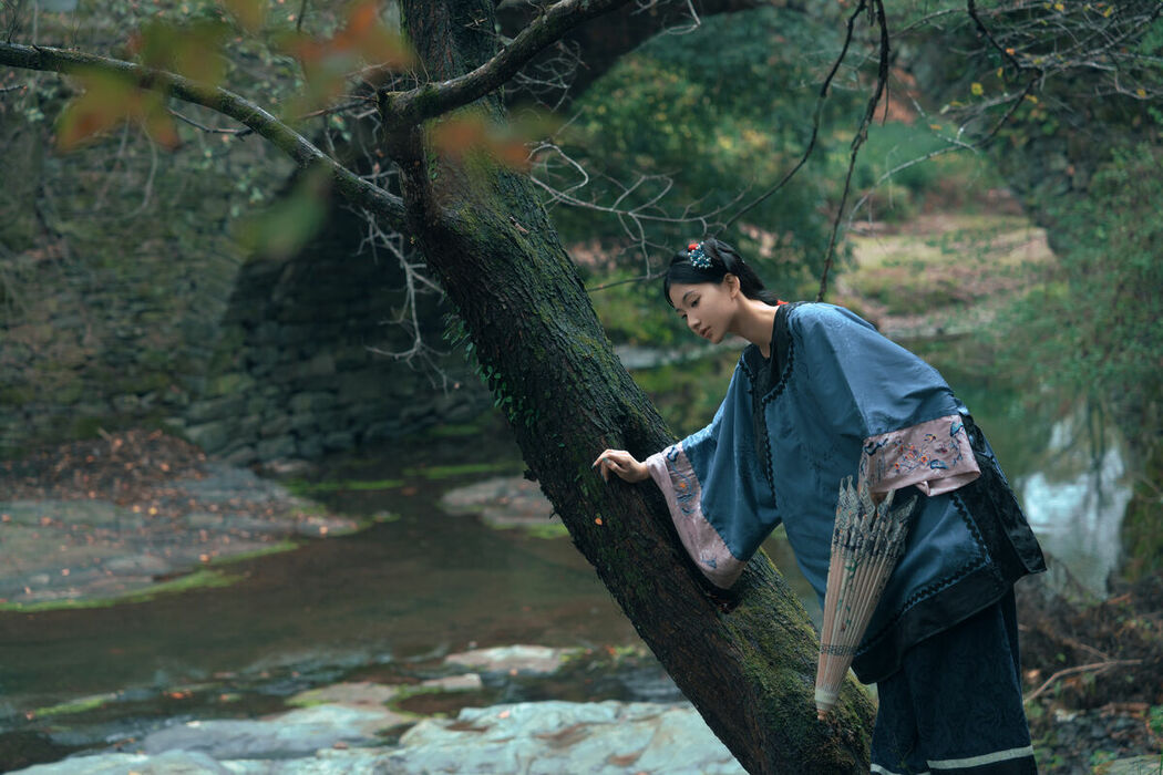 YiTuYu艺图语 Vol.9347 Er Yi Zhi (17P)