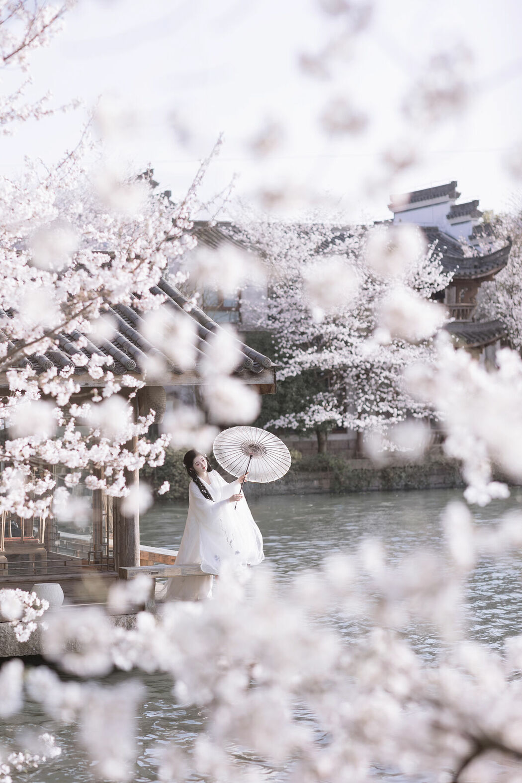 YiTuYu艺图语 Vol.9328 Bi Qi Bao Zui Piao Liang De Nu Ren (31P)