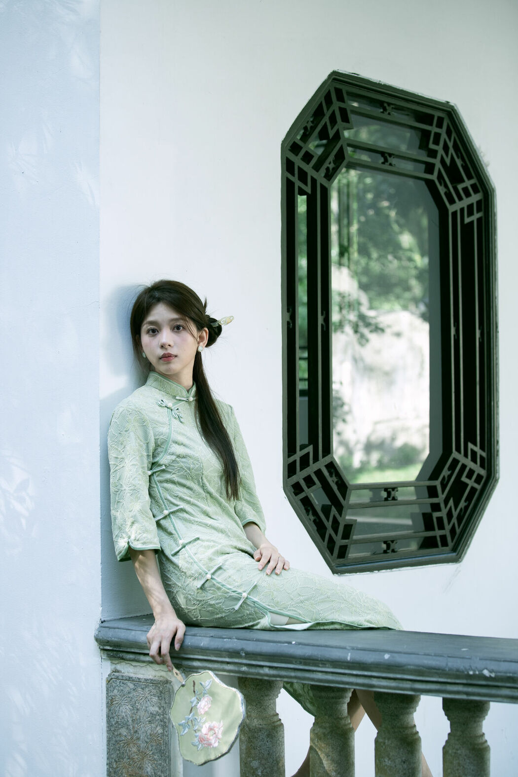 YiTuYu艺图语 Vol.9352 Qu Qi (25P)