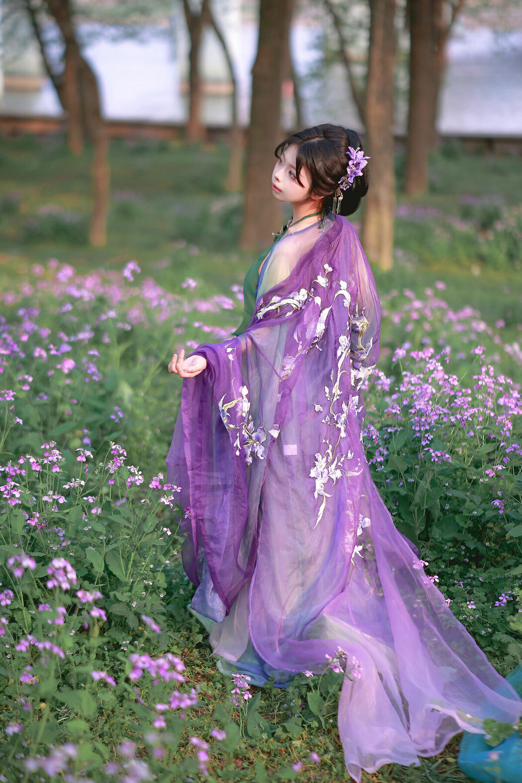 YiTuYu艺图语 Vol.9369 Fei Fei (15P)