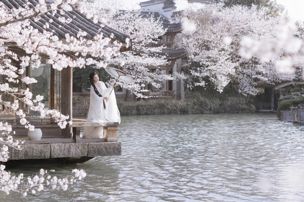 YiTuYu艺图语 Vol.9328 Bi Qi Bao Zui Piao Liang De Nu Ren (31P)