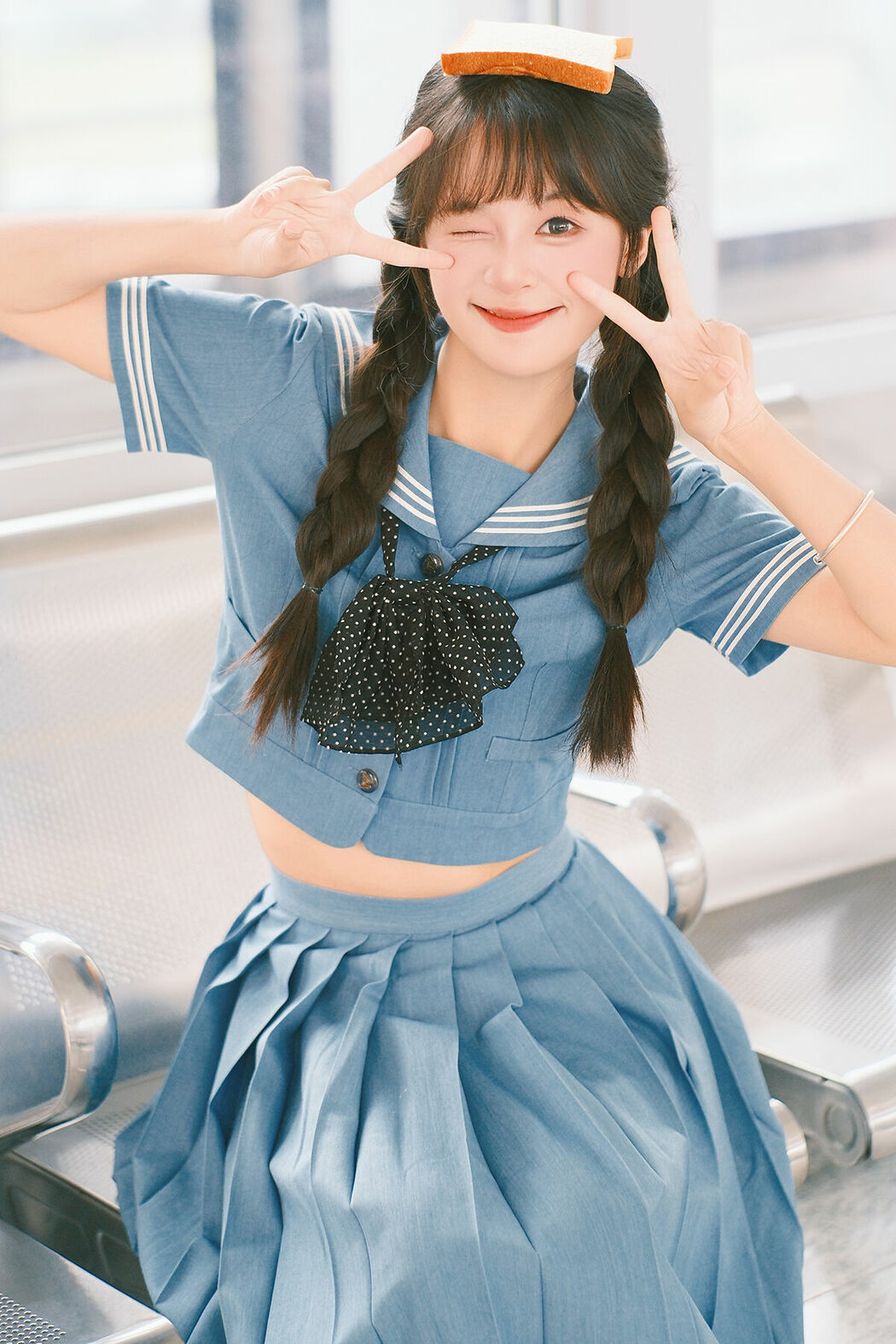 YiTuYu艺图语 Vol.9383 Xia Yu Xiao Nian (20P) Cover Photo