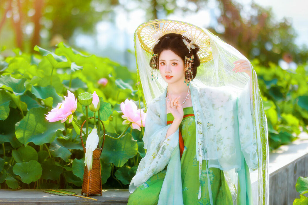 YiTuYu艺图语 Vol.9376 Xiao Du Tong Xue (64P)