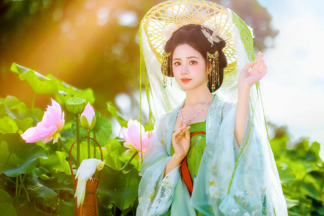 YiTuYu艺图语 Vol.9376 Xiao Du Tong Xue (64P)