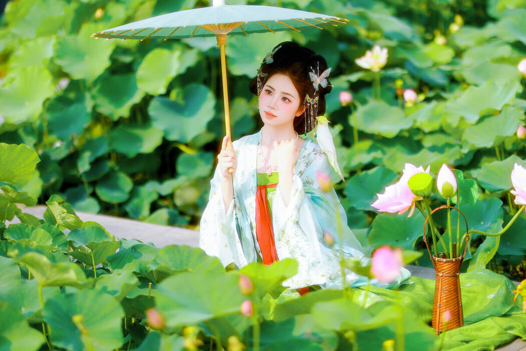 YiTuYu艺图语 Vol.9376 Xiao Du Tong Xue (64P)