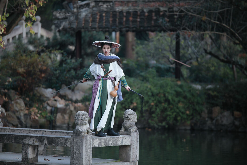 YiTuYu艺图语 Vol.9375 Yi Zhan Bai Cha Qing Huan (22P)