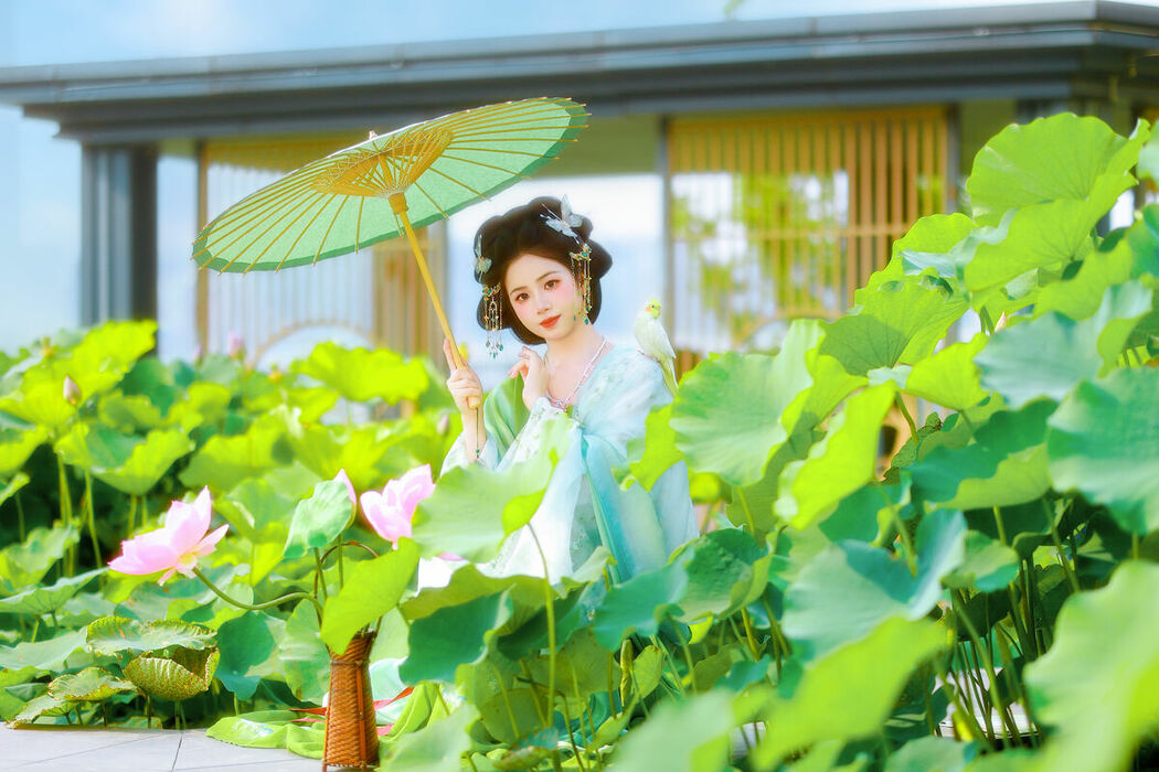 YiTuYu艺图语 Vol.9376 Xiao Du Tong Xue (64P)