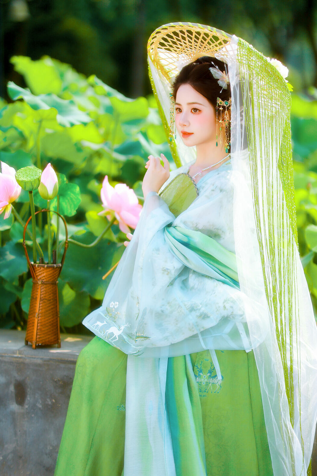 YiTuYu艺图语 Vol.9376 Xiao Du Tong Xue (64P)