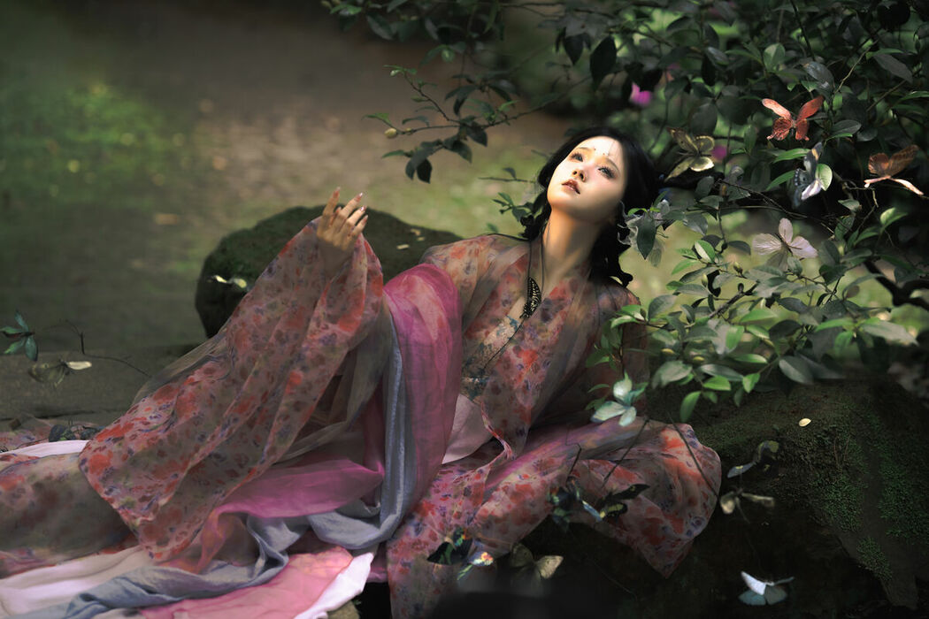 YiTuYu艺图语 Vol.9382 Zhi Chun He (16P)