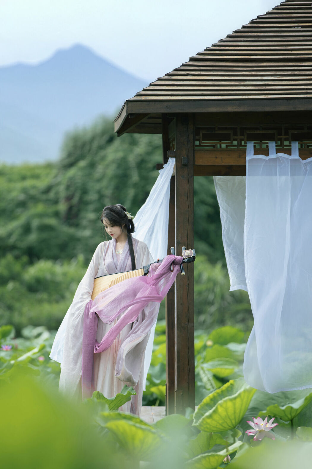 YiTuYu艺图语 Vol.9386 San Ye Jiang Jiang (44P)