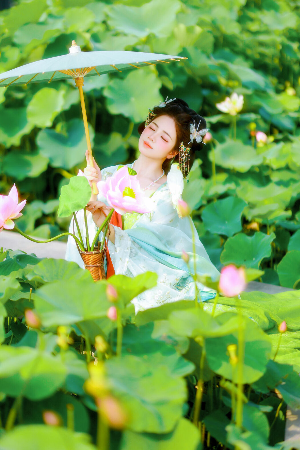 YiTuYu艺图语 Vol.9376 Xiao Du Tong Xue (64P)