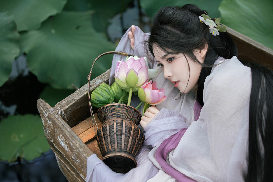 YiTuYu艺图语 Vol.9386 San Ye Jiang Jiang (44P)