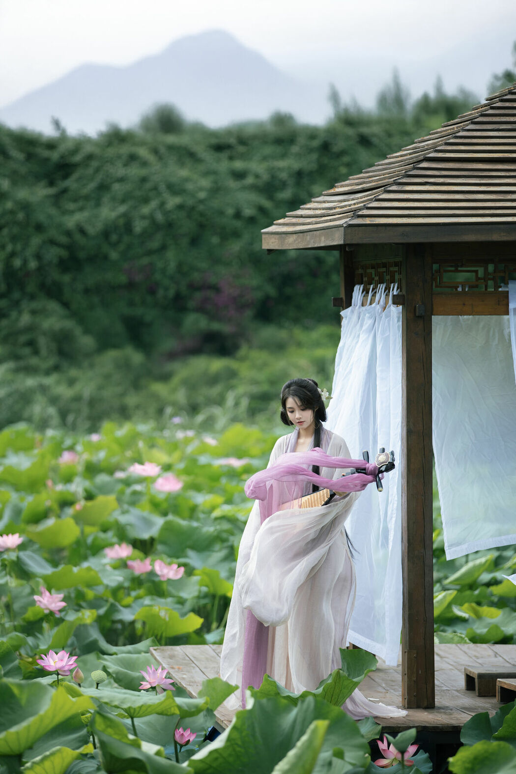 YiTuYu艺图语 Vol.9386 San Ye Jiang Jiang (44P)