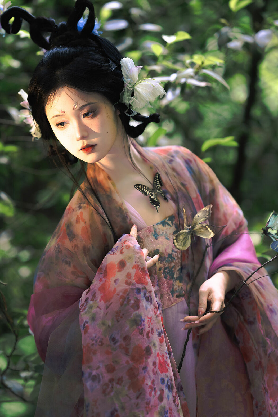 YiTuYu艺图语 Vol.9382 Zhi Chun He (16P) Cover Photo