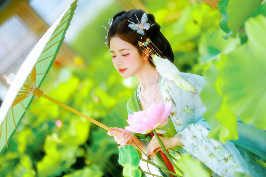 YiTuYu艺图语 Vol.9376 Xiao Du Tong Xue (64P)