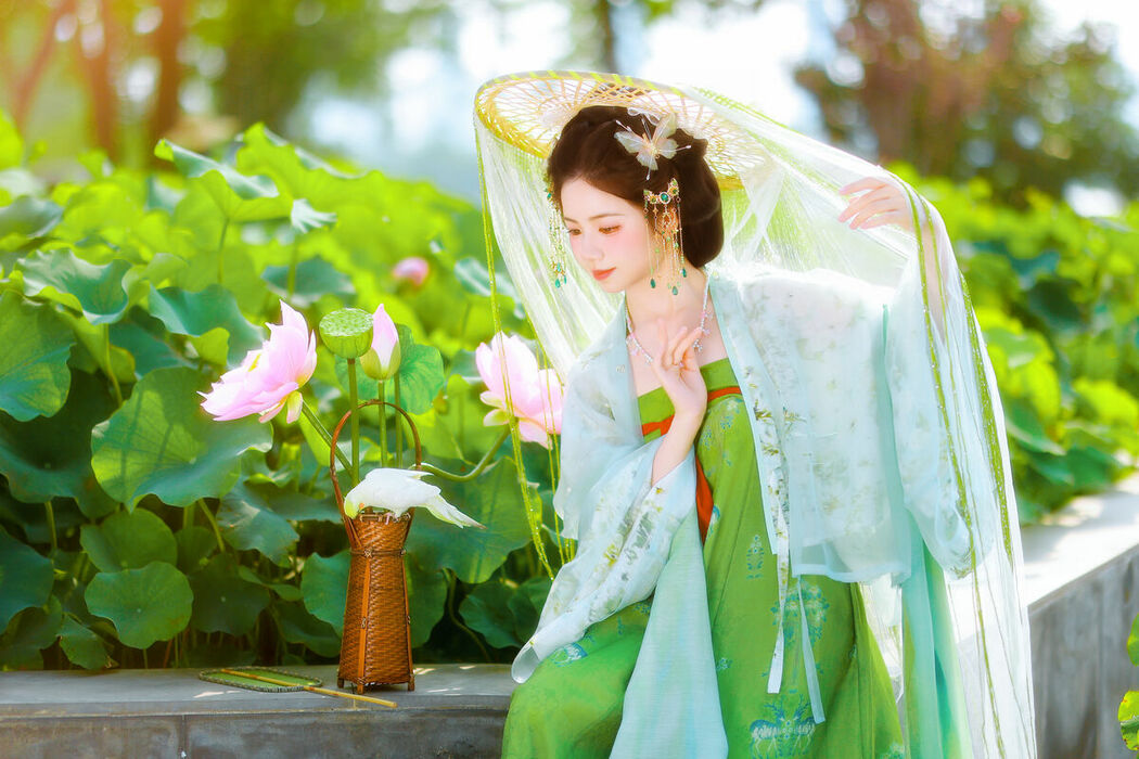 YiTuYu艺图语 Vol.9376 Xiao Du Tong Xue (64P)