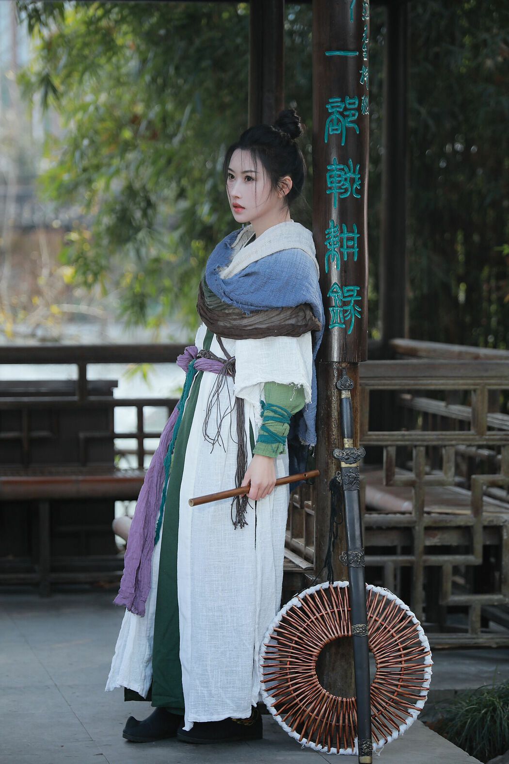 YiTuYu艺图语 Vol.9375 Yi Zhan Bai Cha Qing Huan (22P)