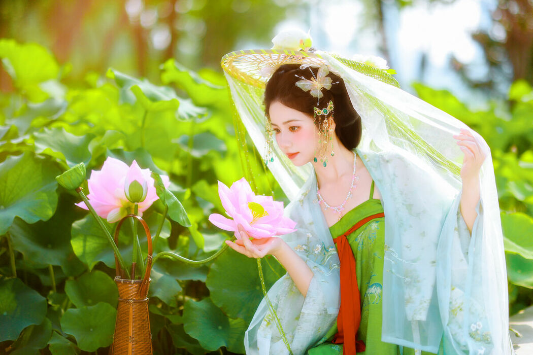 YiTuYu艺图语 Vol.9376 Xiao Du Tong Xue (64P)