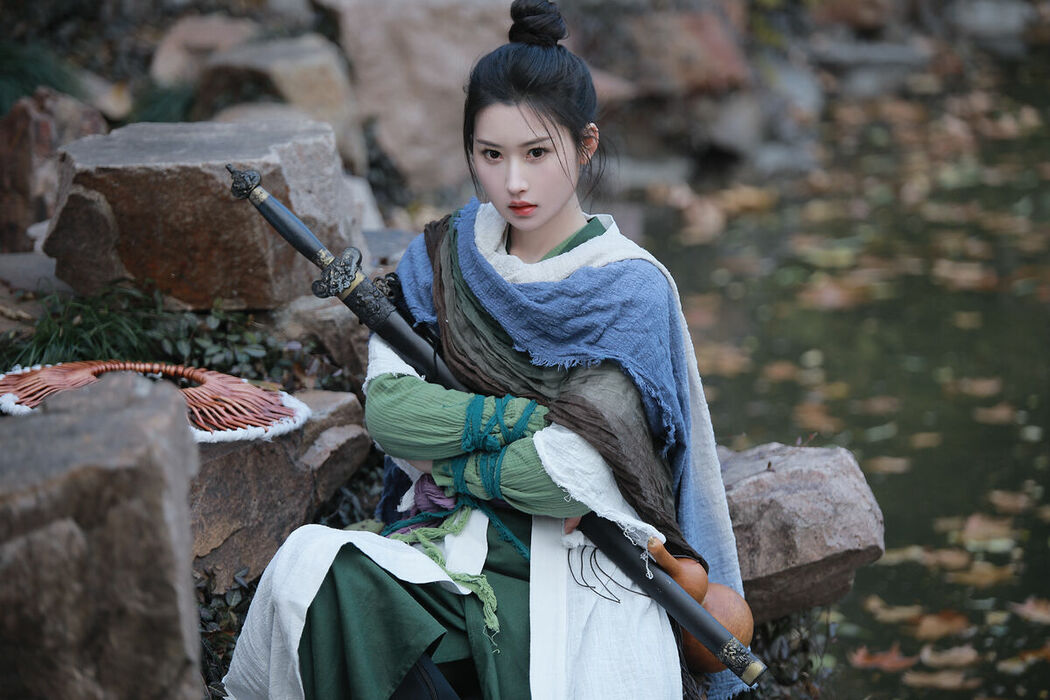 YiTuYu艺图语 Vol.9375 Yi Zhan Bai Cha Qing Huan (22P)