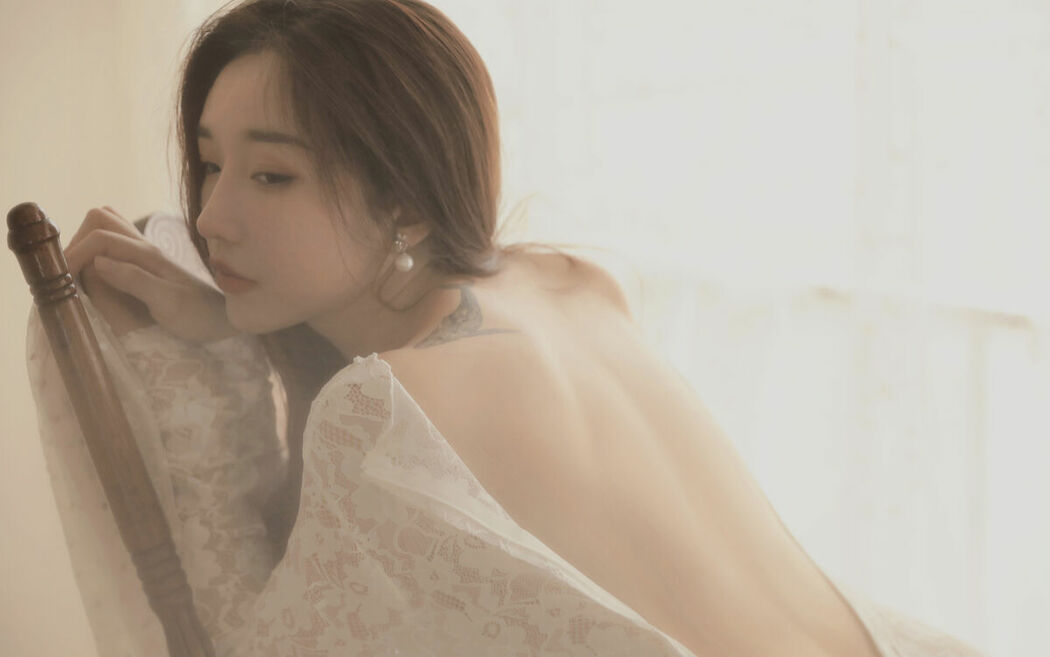 YiTuYu艺图语 Vol.9394 Li Ling Yu (15P)