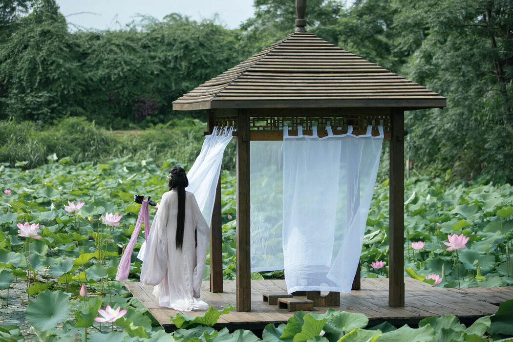 YiTuYu艺图语 Vol.9386 San Ye Jiang Jiang (44P)