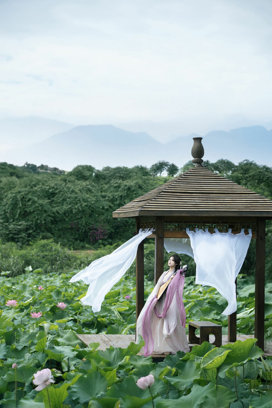 YiTuYu艺图语 Vol.9386 San Ye Jiang Jiang (44P)