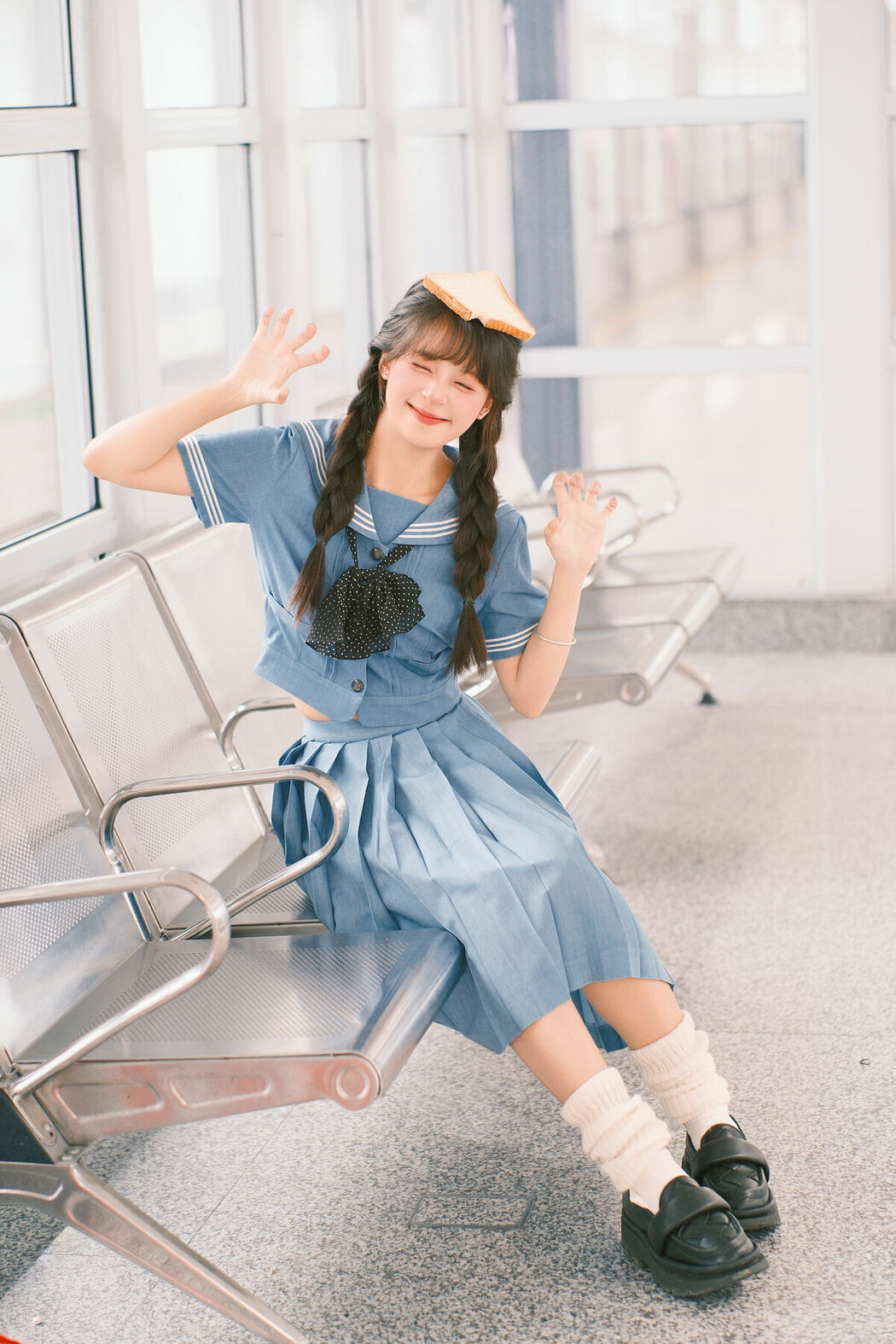 YiTuYu艺图语 Vol.9383 Xia Yu Xiao Nian (20P)