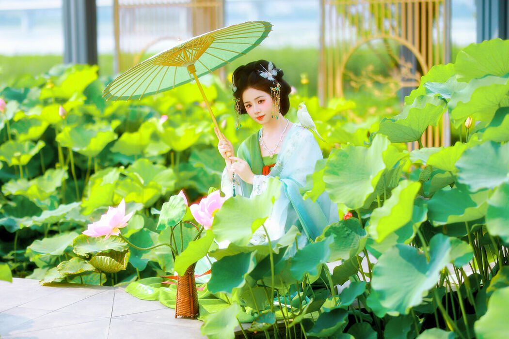 YiTuYu艺图语 Vol.9376 Xiao Du Tong Xue (64P)