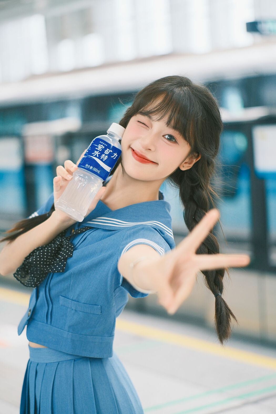 YiTuYu艺图语 Vol.9383 Xia Yu Xiao Nian (20P)