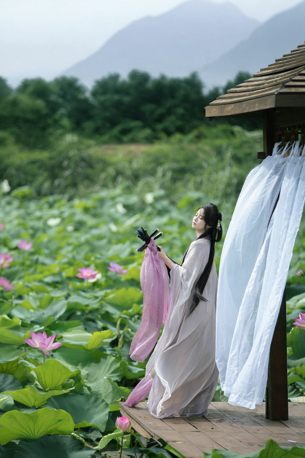 YiTuYu艺图语 Vol.9386 San Ye Jiang Jiang (44P)