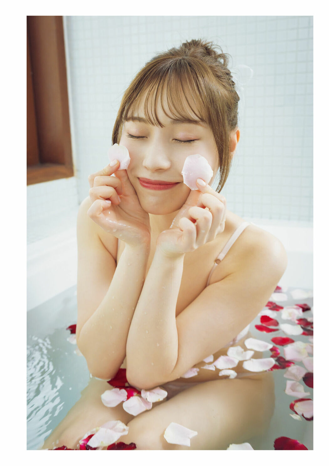 JP Saaya Kawagoe 川越紗彩 – 2025.10.24 川越紗彩１st写真集 なんとかなるなる 電子特典付き Part01 (63P)